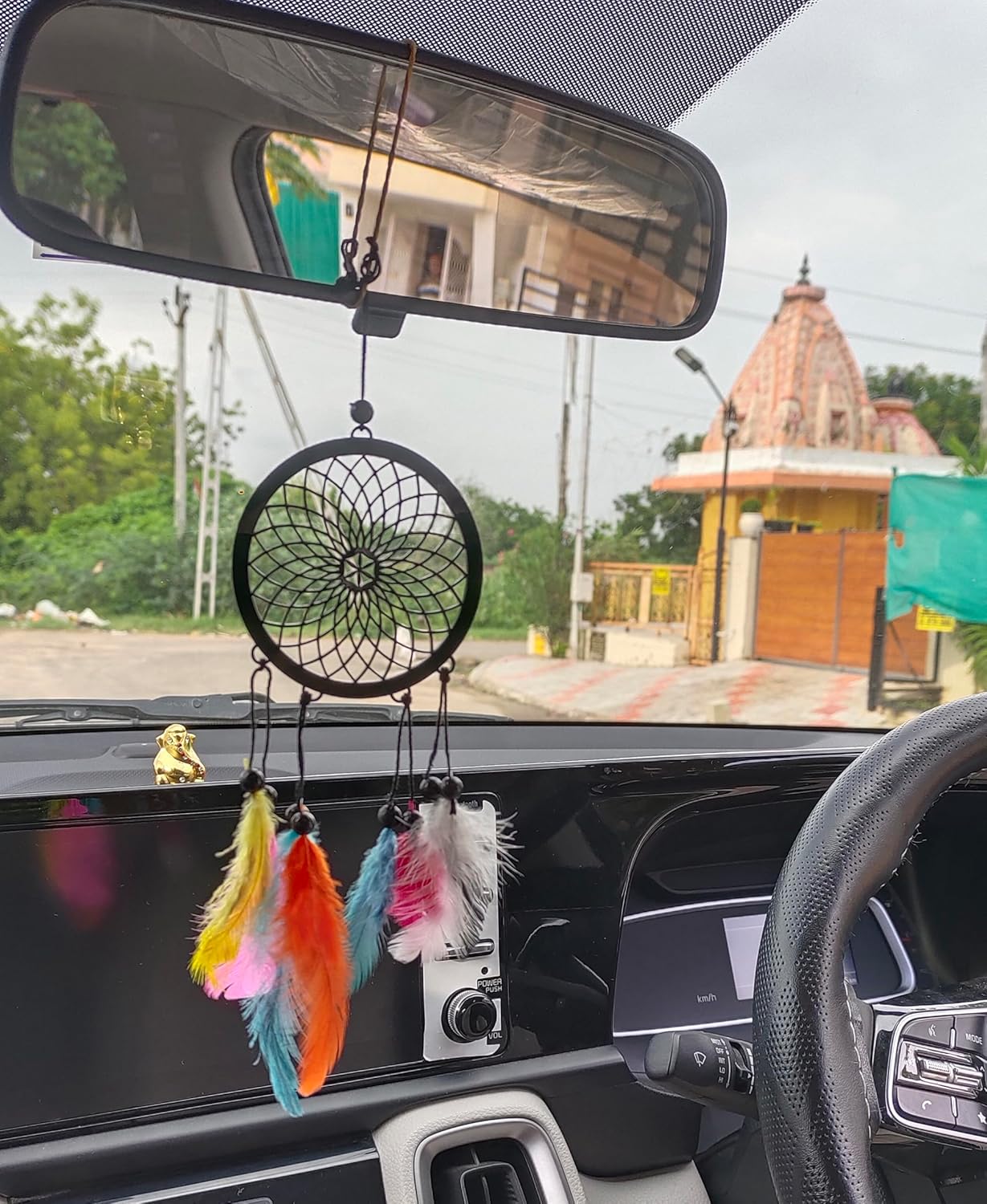 Dream Catcher Car Hanging Ornament – Elegant Acrylic Rear View Mirror Charm – Boho Car Interior Decoration Accessory (Round)